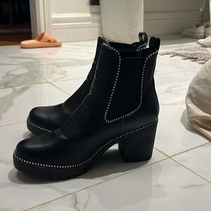 Heeled boots